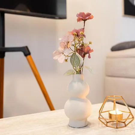 Pluminous Studio- Free Parking- No Staircase *