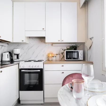 Pluminous Studio- Free Parking- No Staircase *