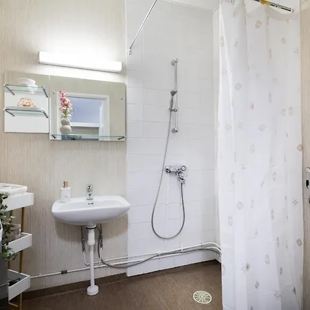 Pluminous Studio- Free Parking- No Staircase * Ροβανιέμι