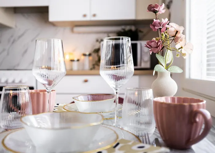 Pluminous Studio- Free Parking- No Staircase Апартаменты