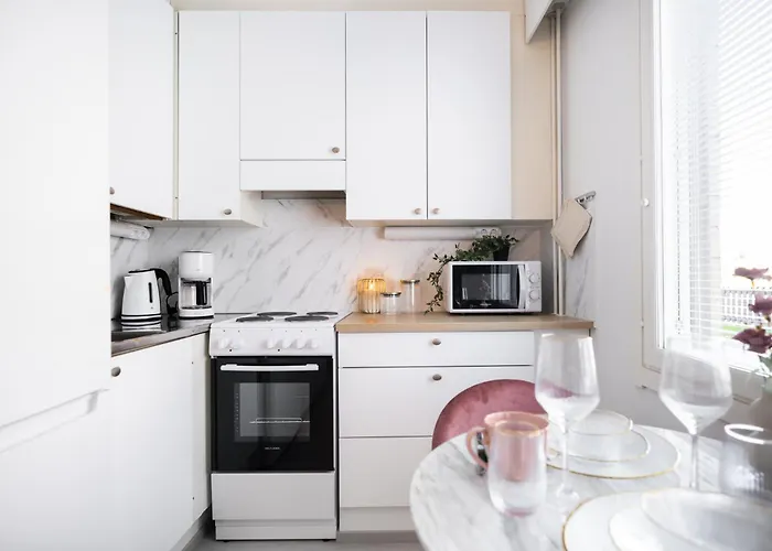 Pluminous Studio- Free Parking- No Staircase *