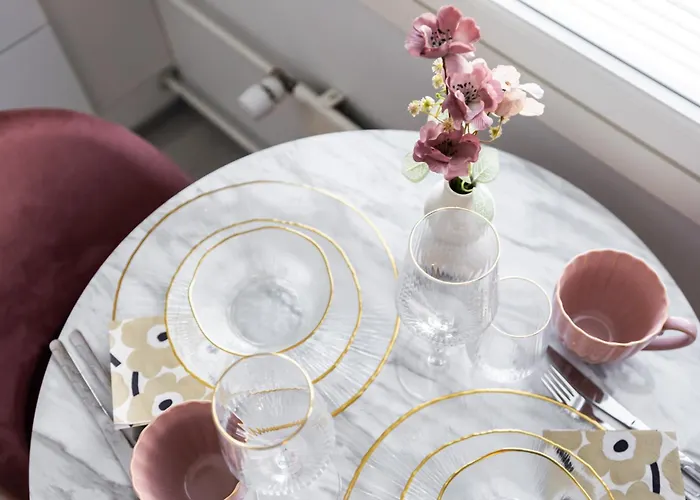 Pluminous Studio- Free Parking- No Staircase *